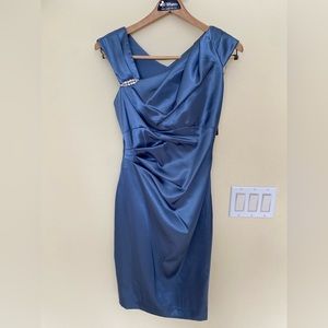 NWT Hailey “Adrianna Papell” evening dress size 2